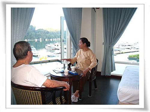 和外公外婆一起員工旅遊