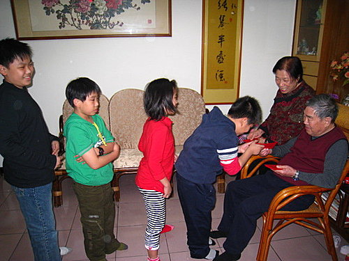 虎東虎南過虎年